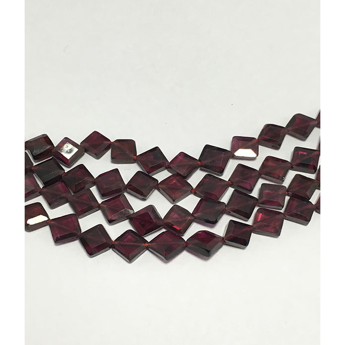 natural  Garnet Faceted Flat Kite 4mm to 6mm Beads