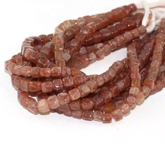 manufacturer of Strawberry Quartz Plain Beads Strands for jewellery